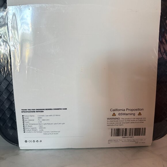 Momira Cosmetic Case with LED Mirror - Waterproof - Picture 2 of 2